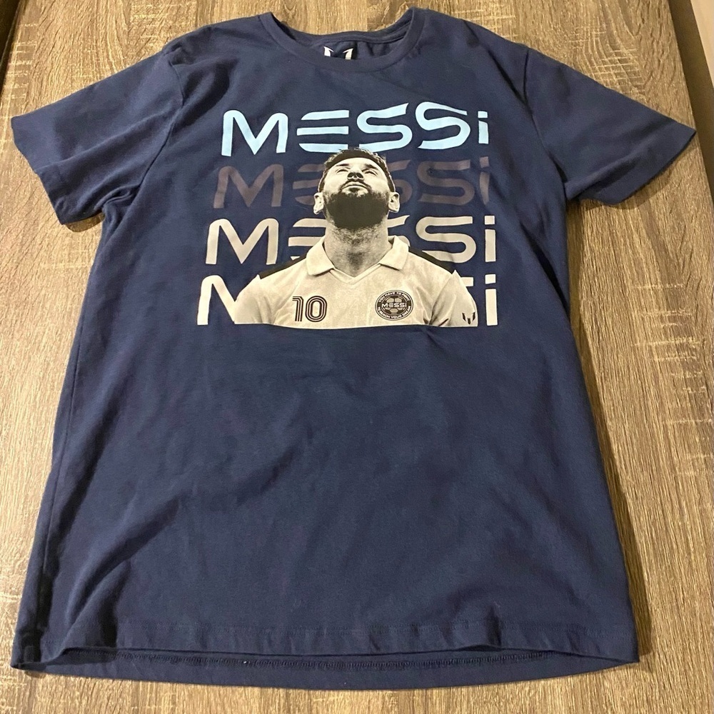 Messi Collection nwot never worn men’s small graphic tee T-shirt soccer blue new - Picture 5 of 5